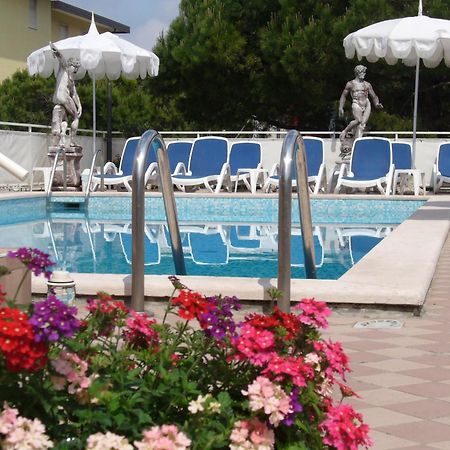 Hotel Trevi ليدو دي يسولو المظهر الخارجي الصورة
