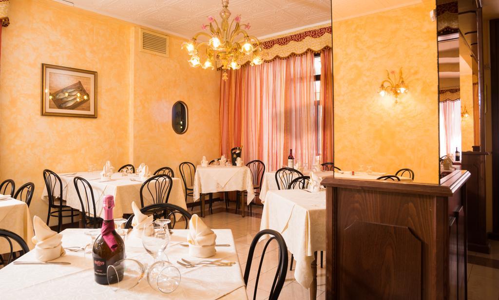 Hotel Trevi ليدو دي يسولو المظهر الخارجي الصورة